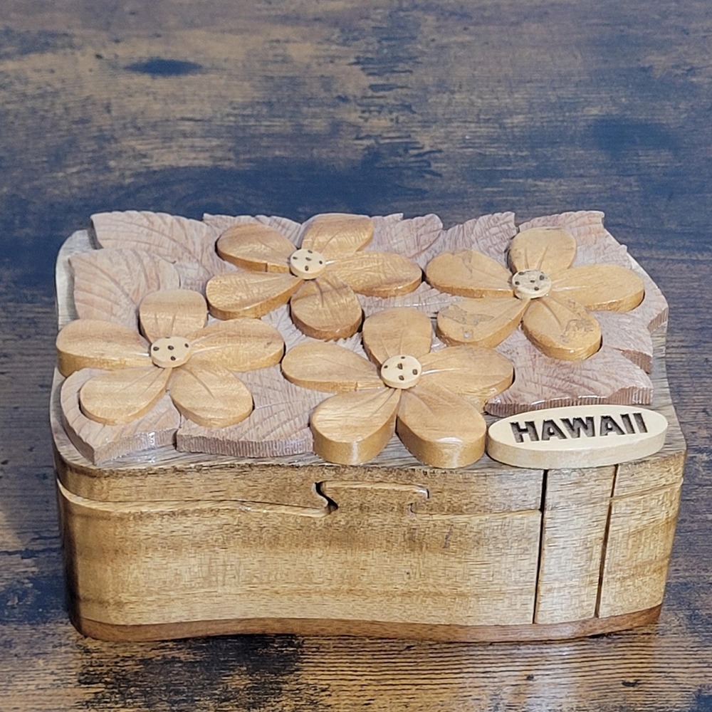 Wooden‎ Puzzle Box Hawaii Flowers